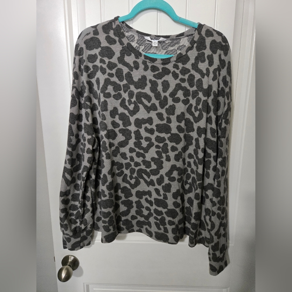 Time and Tru Charcoal Leopard Print Sweatee